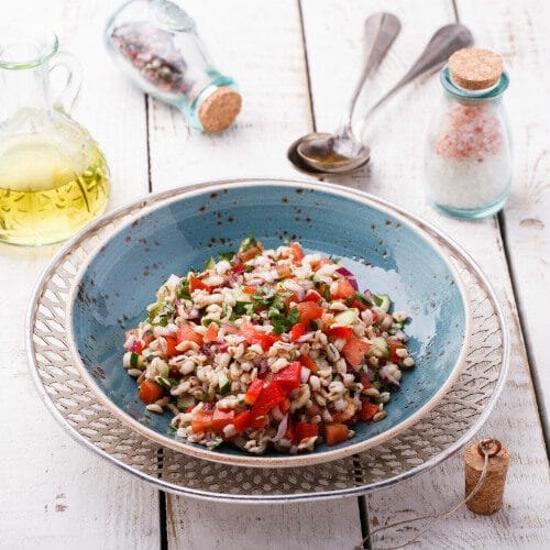 Insalata di orzo con pomodorini e olive: Ricetta