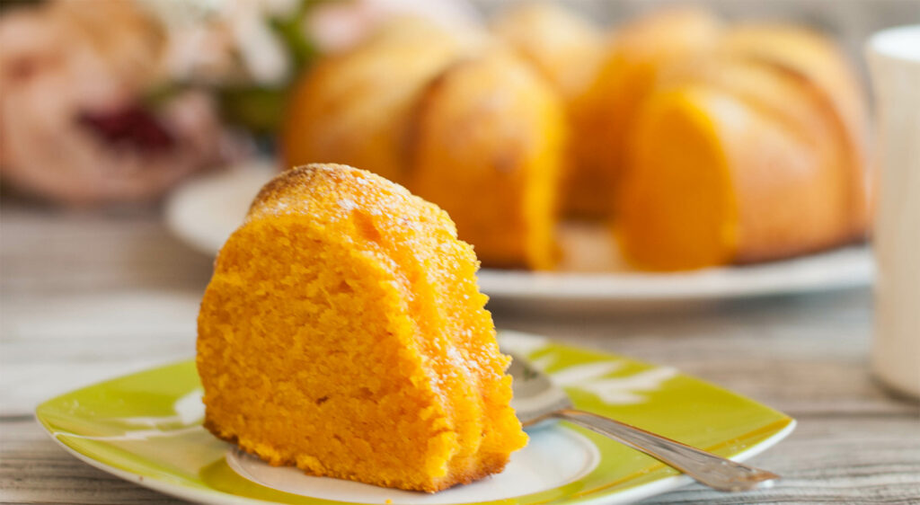 Chiffon cake all’arancia senza burro e latte, una squisitezza senza sensi di colpa. Solo 120 calorie!