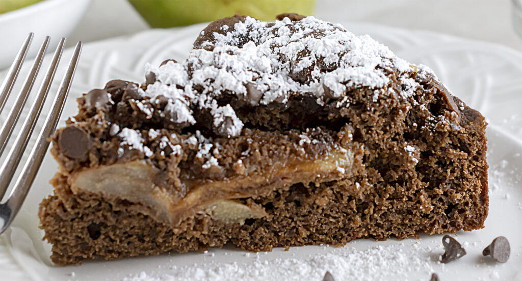 La torta di mele al cioccolato, una ricetta favolosa e leggera che vi delizierà. Solo 130 calorie!