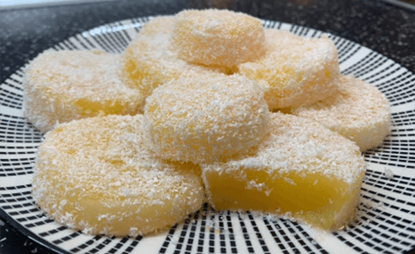 Dolcetti all’arancia senza farina e uova che si preparano in 5 minuti. Solo 60 calorie l’una!