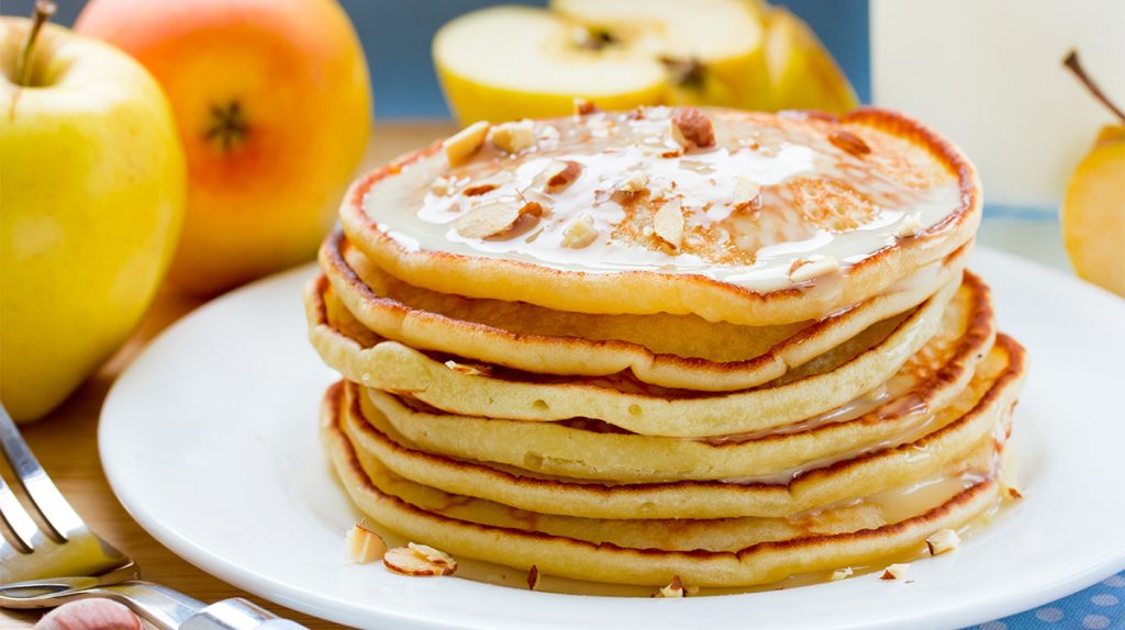 Pancake? Si, ma con mele e cannella. Niente burro e olio, solo 65 Kcal!