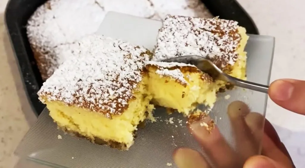 Torta d’autunno con mele e noci, consigliata dai nutrizionisti a colazione. Solo 130 Kcal!