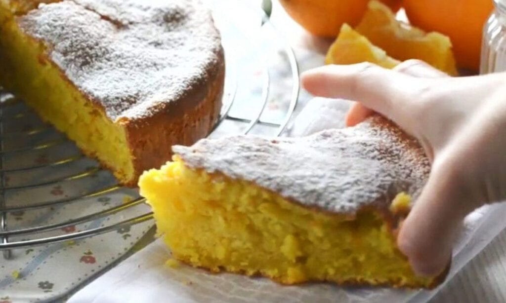 Torta all’arancia 1+1! Aggiungi questo ingrediente per averla sofficissima. Solo 180 Kcal!