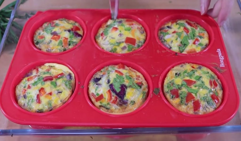 5 uova e tante tante verdure! I muffin gustosi perfetti per una cena leggera e sfiziosa, solo 80 Kcal