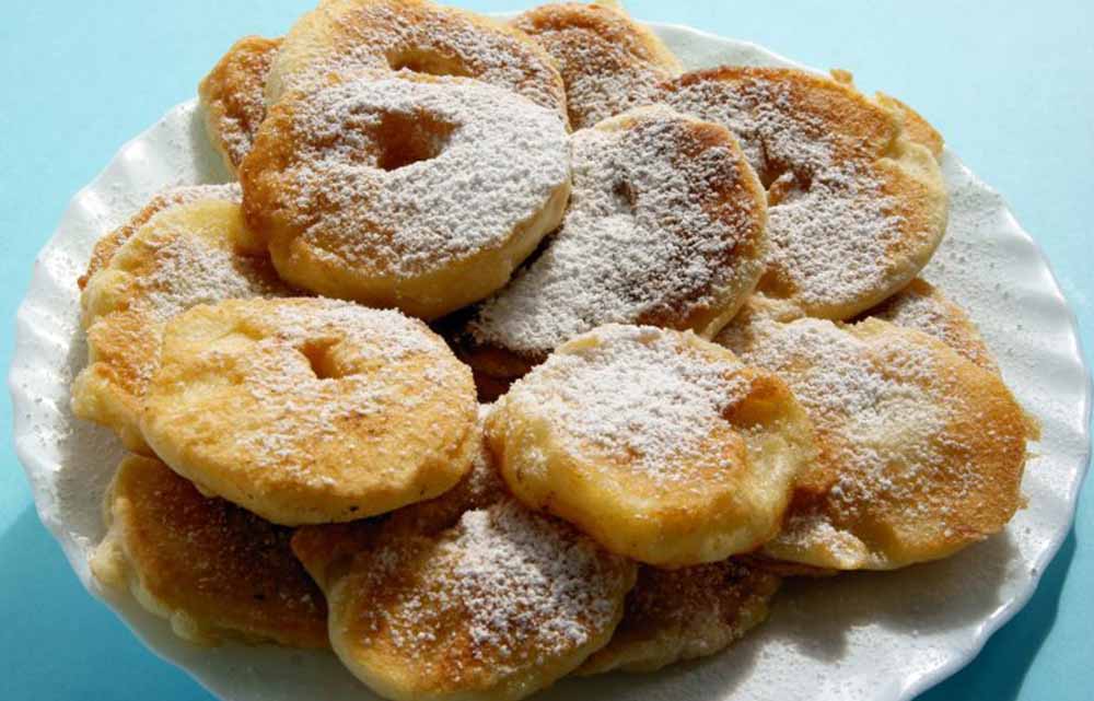 Hai le mele da consumare? Fai queste deliziose frittelle, questa è la ricetta segreta di mia nonna!