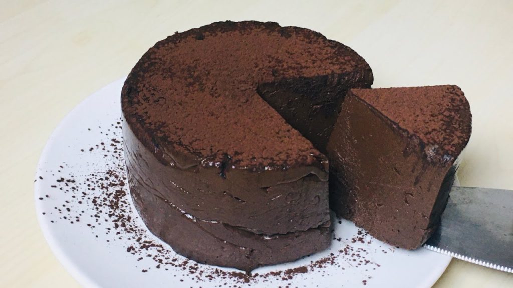 Tortino al cioccolato, cremoso e tanto tanto goloso. Solo 3 ingredienti e pronto in 5 minuti!