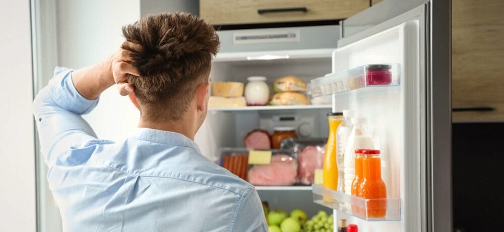 Frigo che fa rumore? Attenzione: è questa la causa, se fai così risolvi il problema in un attimo!