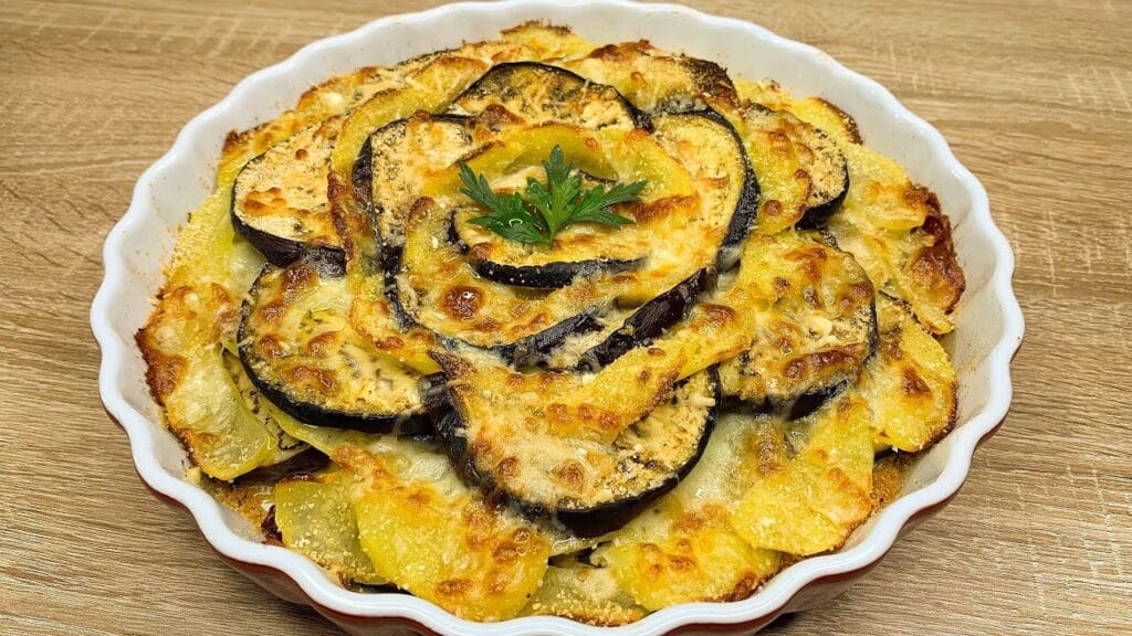 2 melanzane e 4 patate: ecco cosa ho preparato! Tutti l’hanno mangiata e ora mi rubano la ricetta | Solo 160 Kcal!