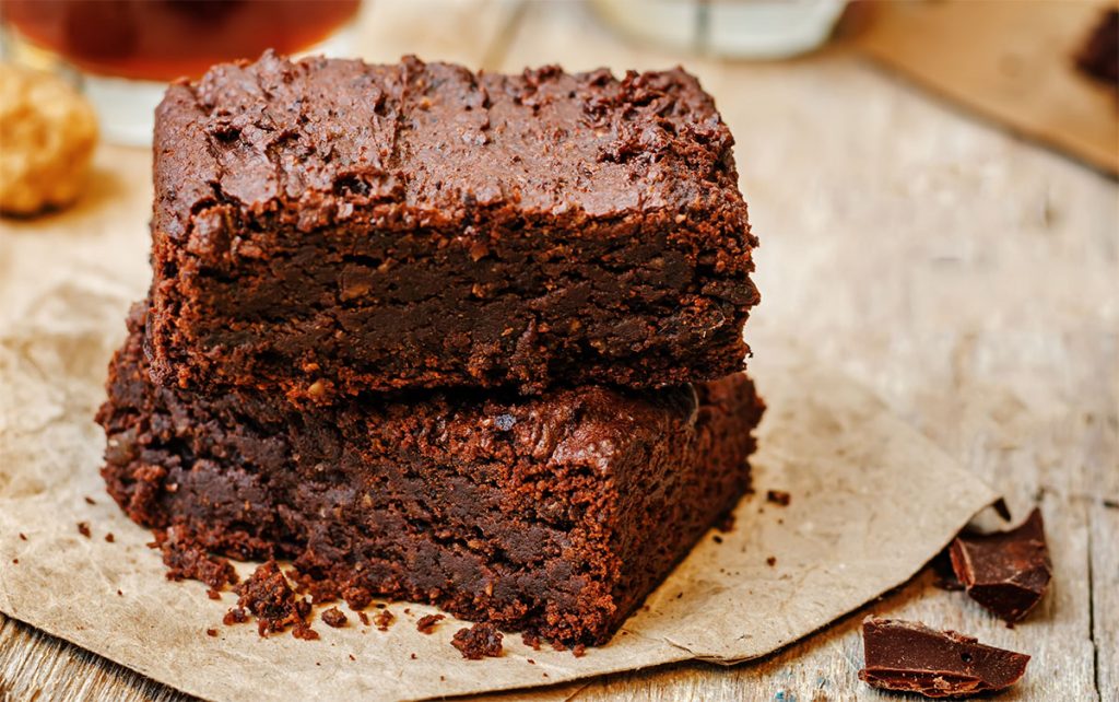 Preparo il brownie al cacao senza farina, ma ci metto i ceci | Non uso neanche burro e olio | Solo 100 Kcal!