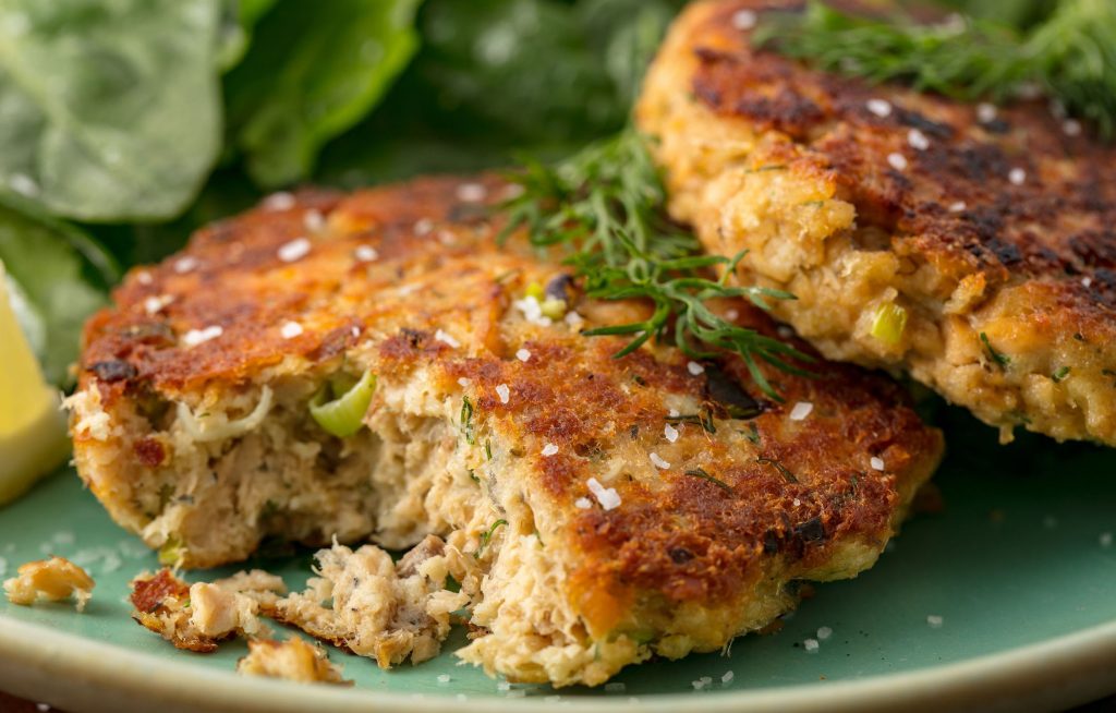 Ho preparato dei burger con ceci e zucchine, non ho utilizzato carne nell’impasto: deliziosi | Solo 170 Kcal!