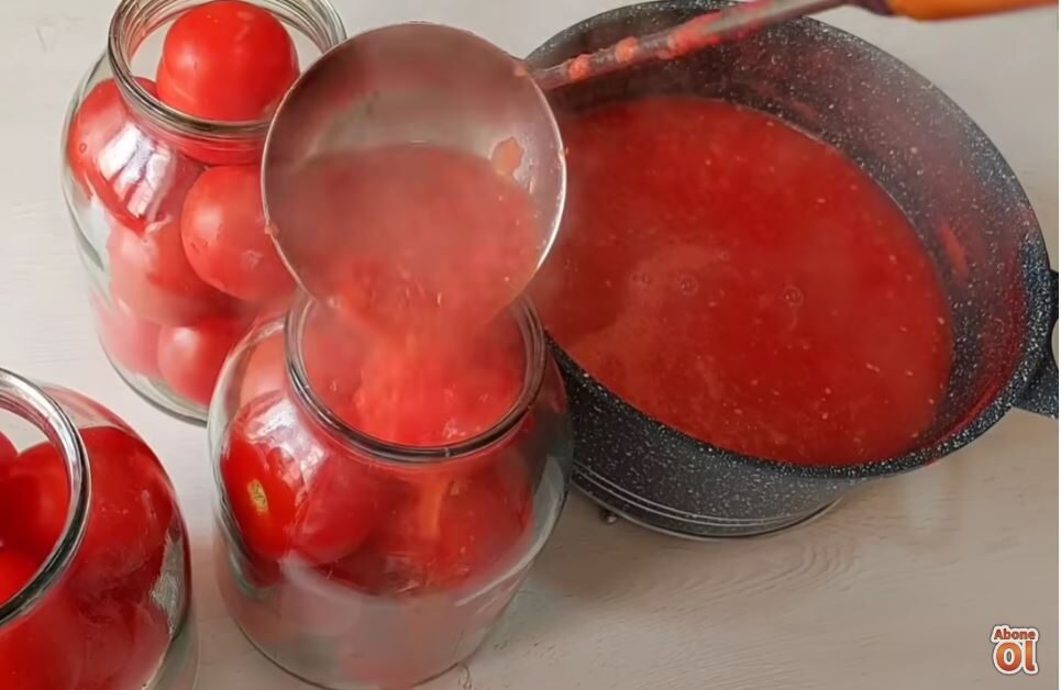 Così mantengo i pomodori FRESCHI PER 2 ANNI! Niente SALE, ACQUA e ACETO