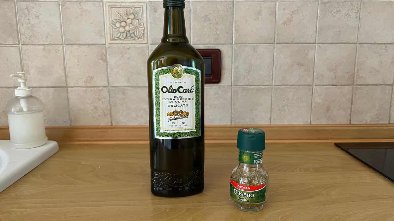 Olio e origano