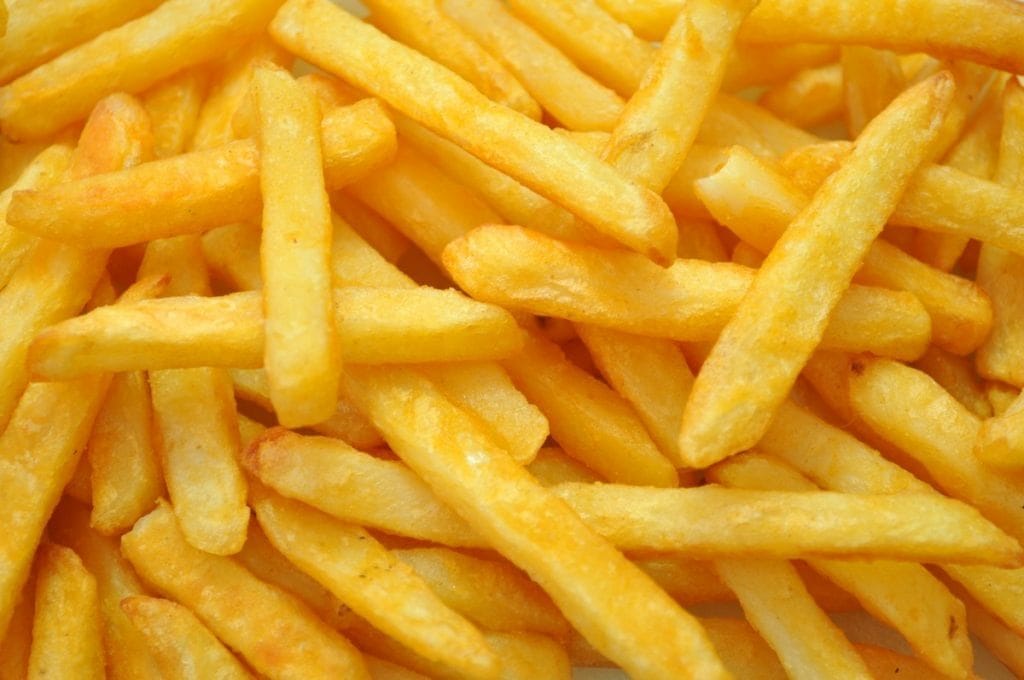 Patatine fritte, è allarme acrilammide: quelle di McDonald’s hanno i livelli più alti | La classifica!