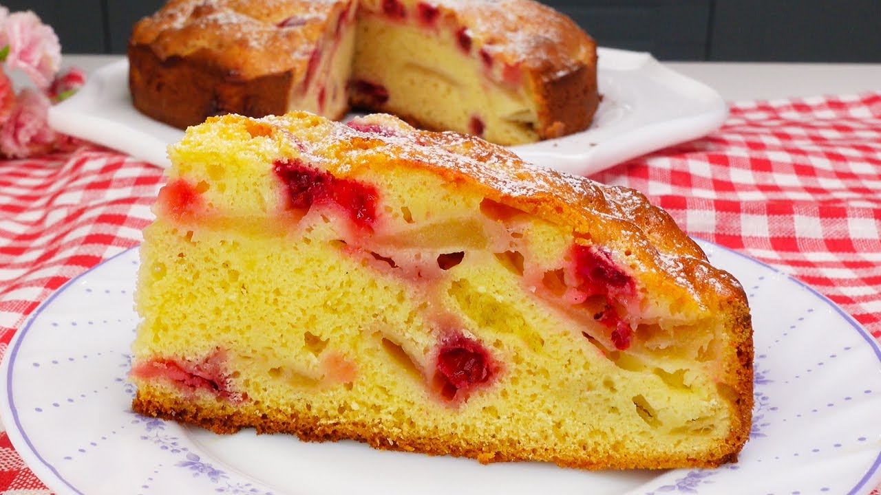 Torta di mele e frutti di bosco