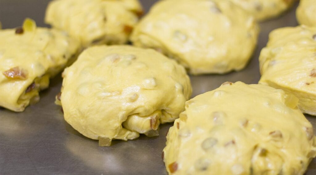 L’impasto furbo e veloce per un panettone sofficissimo da preparare a Natale. Solo 180 calorie!