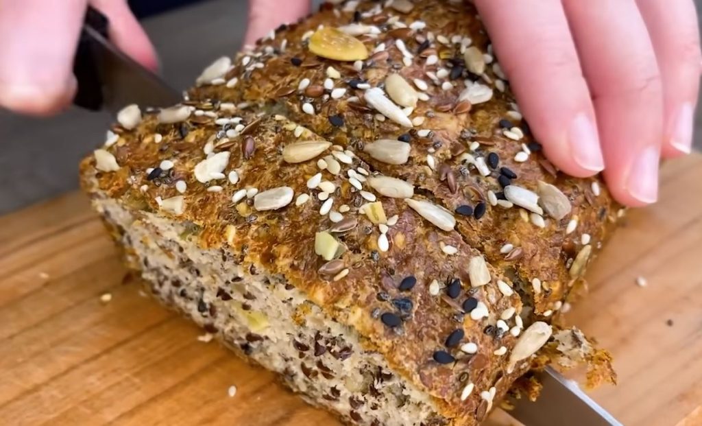 Pane proteico, non ho aggiunto neanche un po’ di farina: lo possono mangiare anche i diabetici!