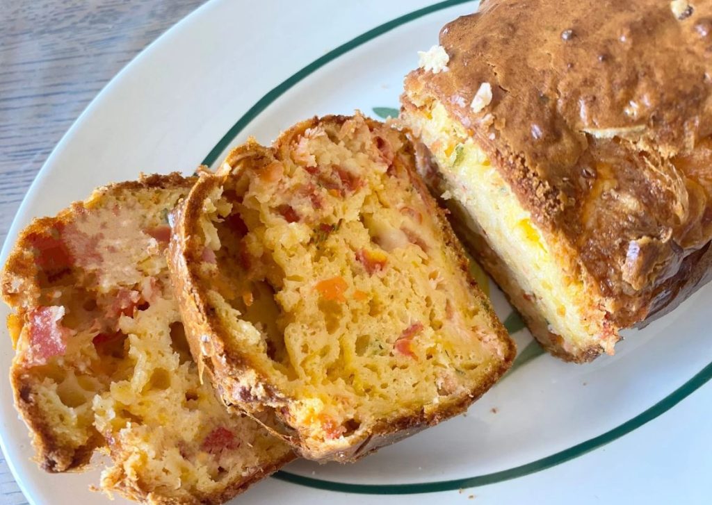 Quando lo preparo faccio sempre colpo su tutti, questo plumcake salato va a ruba: non avanza mai una fetta!