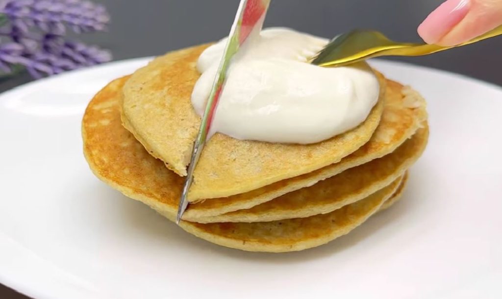 Non serve per forza usare la farina e latte per preparare i pancake, io li faccio così da anni | Solo 170 Kcal!