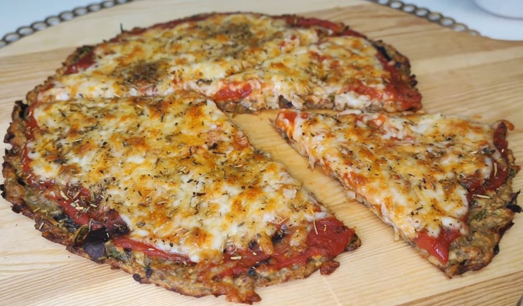 Pizza di melanzane, era così buona e gustosa che l’hanno mangiata anche i bambini | Solo 180 Kcal!