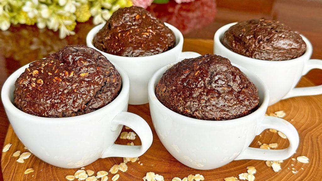 Torta in tazza del mattino, piena di proteine e fibre: così accelero il metabolismo | Solo 195 Kcal!