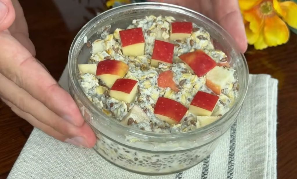 Dessert al cucchiaio super salutare, ogni tanto lo mangio a colazione per fare il pieno di nutrienti buoni!