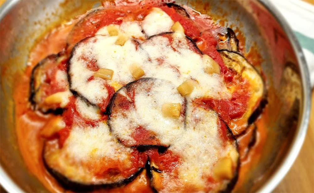 Melanzane alla pizzaiola, non friggo nulla: non rimane mai niente in padella | Solo 230 Kcal!