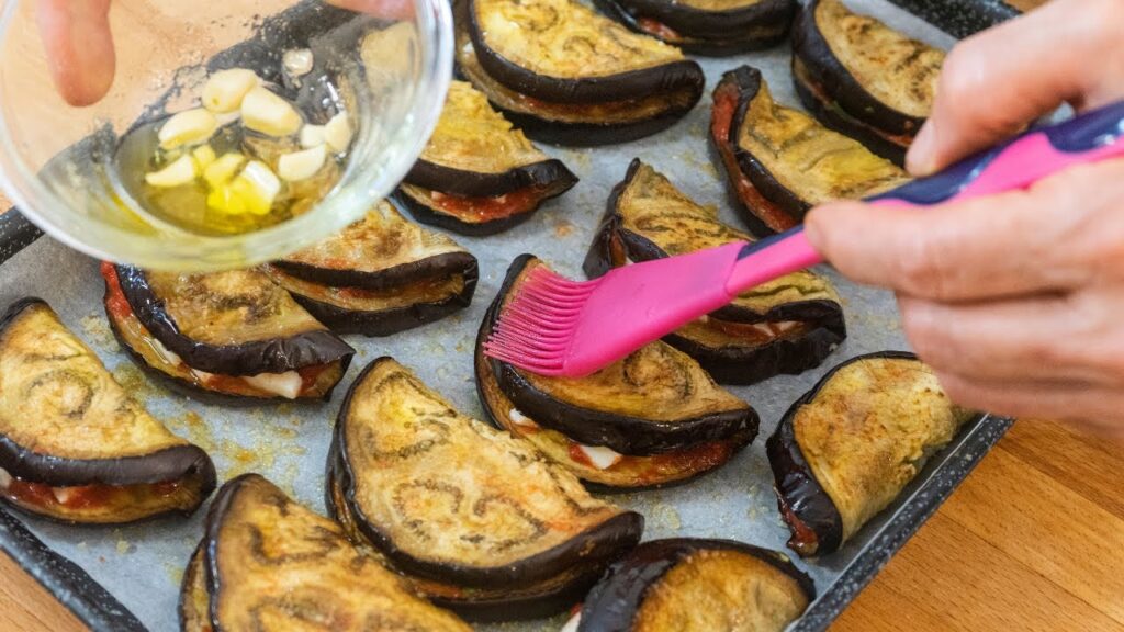 Melanzane, buone così le cucina soltanto mia zia: finalmente dopo anni mi ha svelato la ricetta | Solo 70 Kcal!