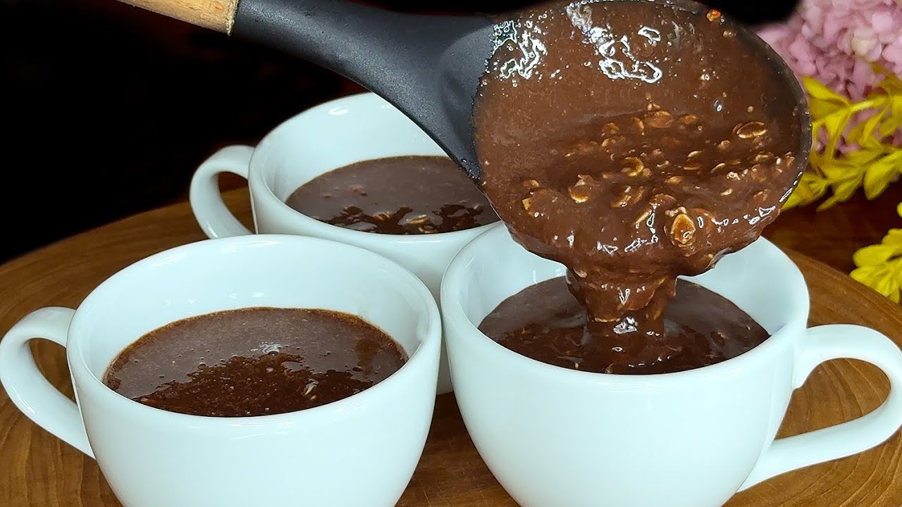 Torta in tazza alla banana, avena e cacao