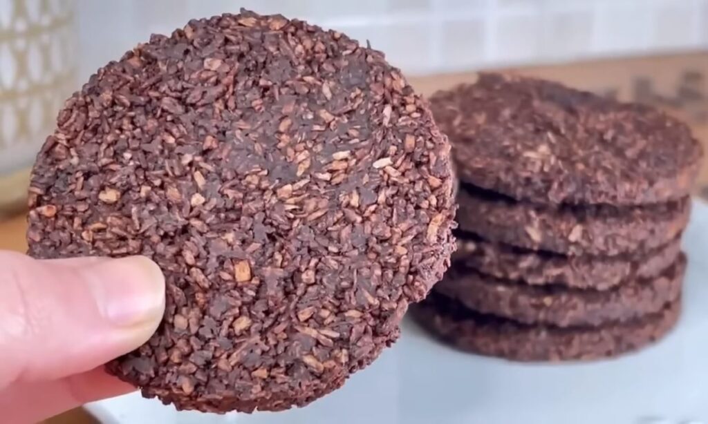 Non mangio da mesi farina e né zucchero, questi biscotti sono favolosi e li preparo con 2 ingredienti!