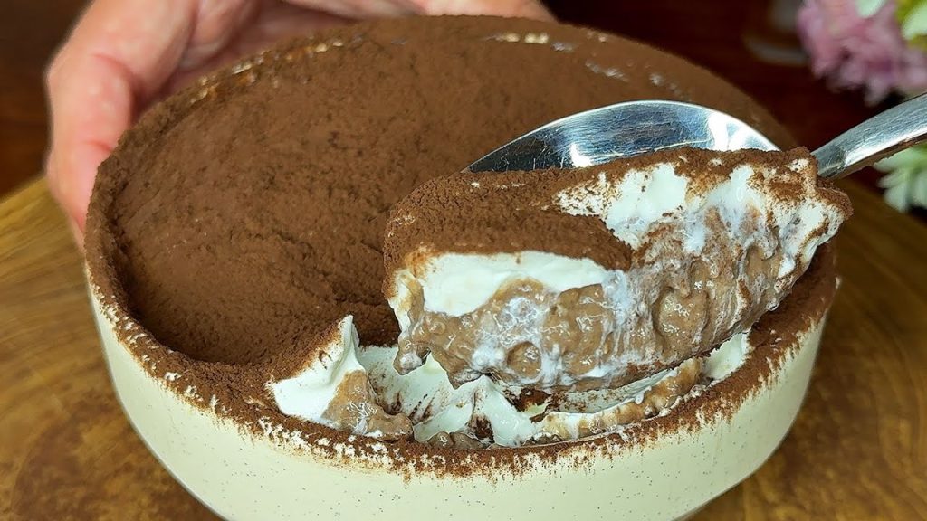 Quando ho voglia di mangiare sano e goloso, mi concedo questo dessert al caffè al cucchiaio | Solo 150 Kcal!