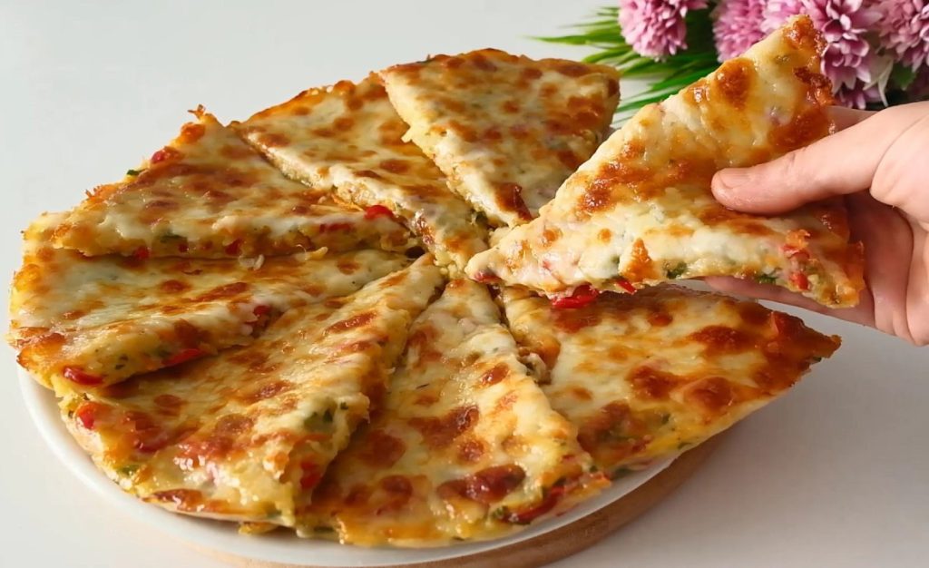 Avevo voglia di pizza così ho ne ho fatta una con la base di verdure, più nutriente e salutare | Solo 170 Kcal!