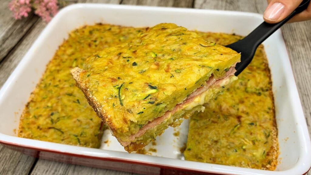 Grattugiate le patate e poi le zucchine, prepara questo impasto per una torta salata deliziosa. Solo 220 Kcal!