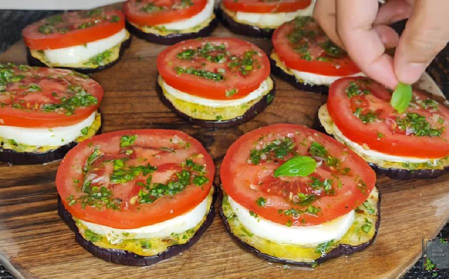 Avevo voglia di mangiare qualcosa di fresco e saporito per cena così ho preparato questa ricetta sfiziosa!