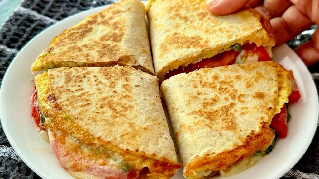 Mangio una piadina salutare come questa a cena e sto a posto: ricca di proteine e nutrienti | Ha 570 Kcal!