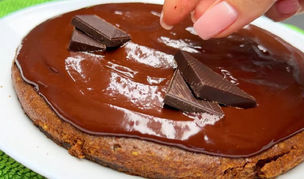 La torta al cioccolato della salute, è ricca di tanti nutrienti importanti: con una fetta assumo tutto quello di cui ho bisogno!