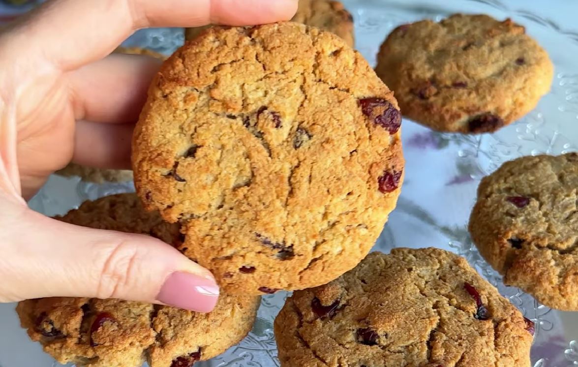 Biscotti di mele, avena e mandorle