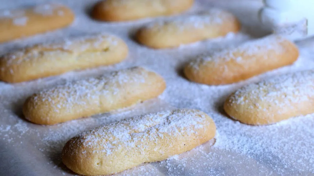 Biscotti semplici come quelli di una volta, mi ricordano tanto la mia nonna | Solo 260 calorie!