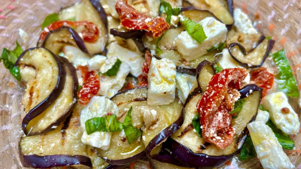 Il contorno di melanzane di 160 calorie, fresco e saporito: lo abbino a tantissimi piatti e faccio sempre bella figura!