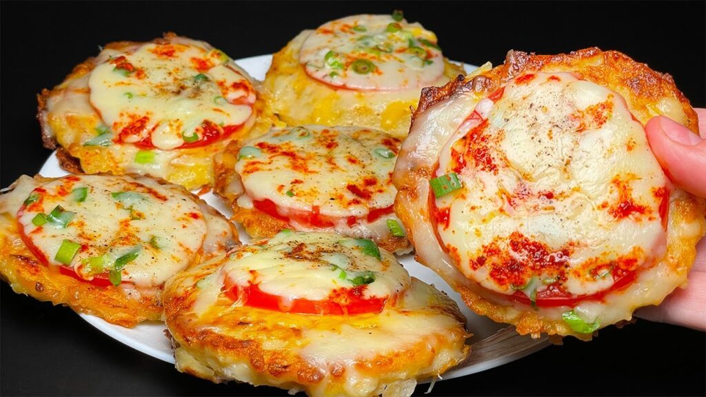 Mai assaggiato niente di così buono, ancora più buone delle classiche pizzette da bar | Solo 160 Kcal a pizzetta!