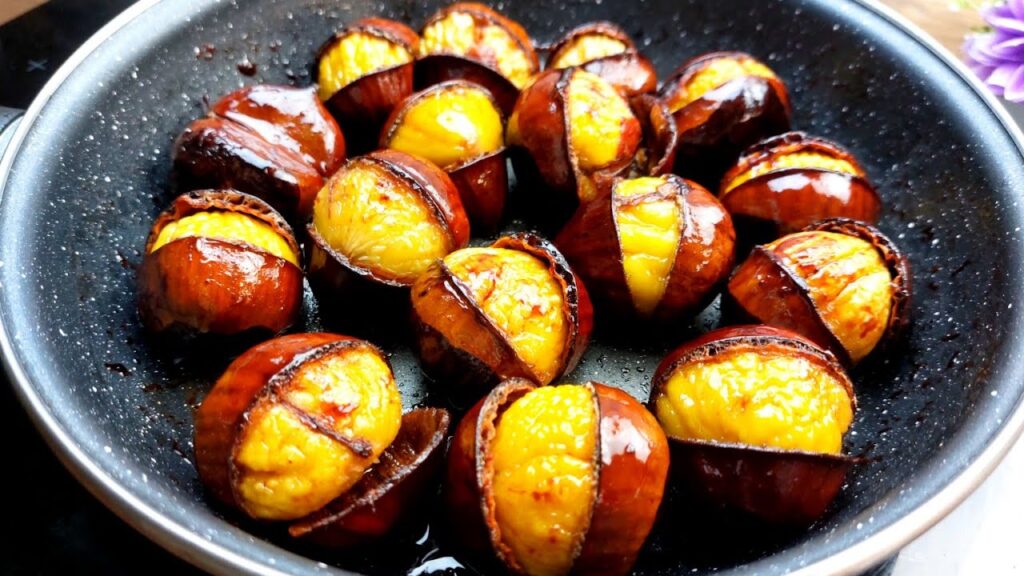 Le castagne dolci in padella, i giapponesi le mangiano così e devo dire che sono proprio la fine del mondo!