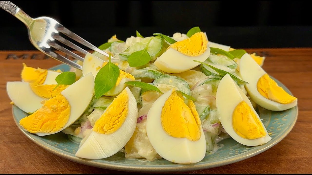 Insalata di cetrioli, uova e patate