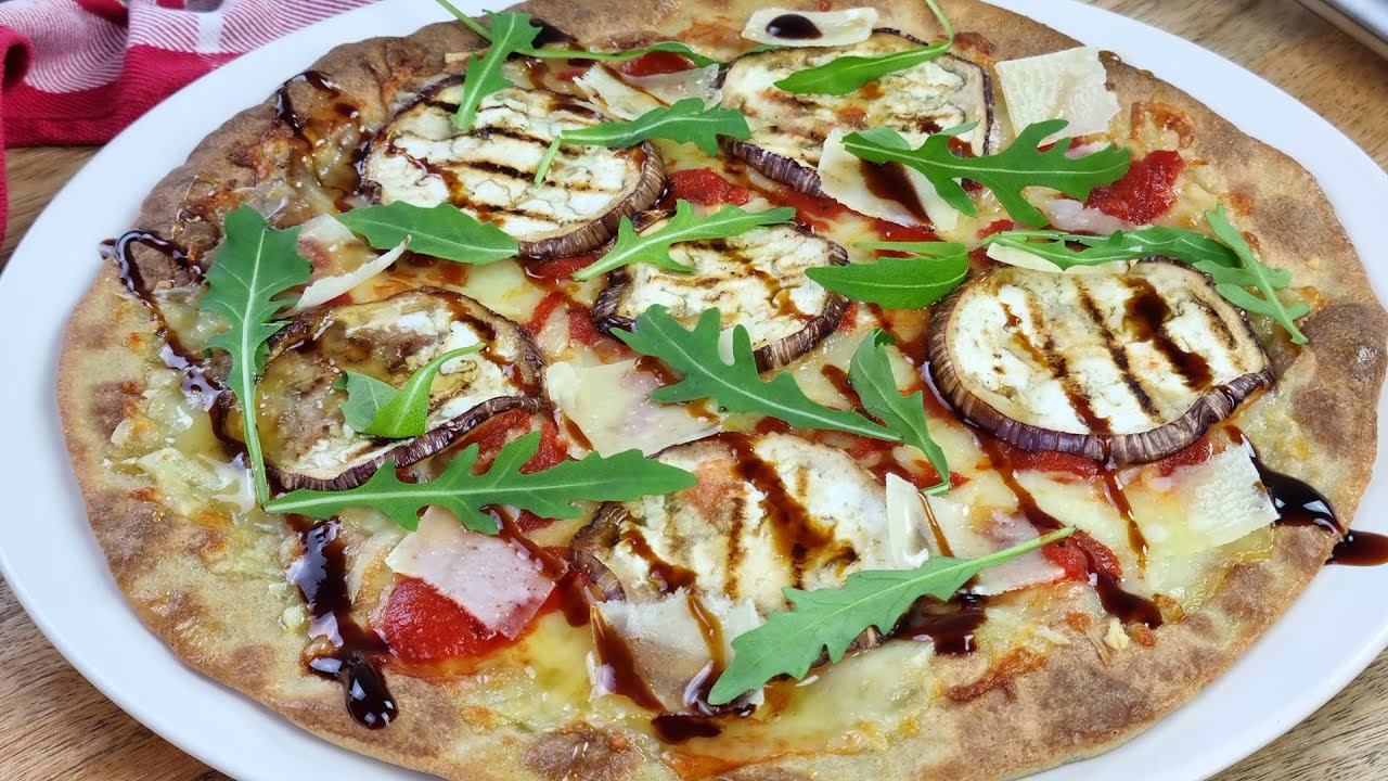 Pizza di quinoa con melanzane